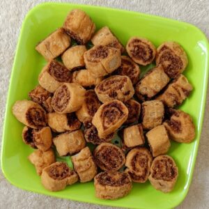 Lightly Spiced Nanukaka Bakarwadi