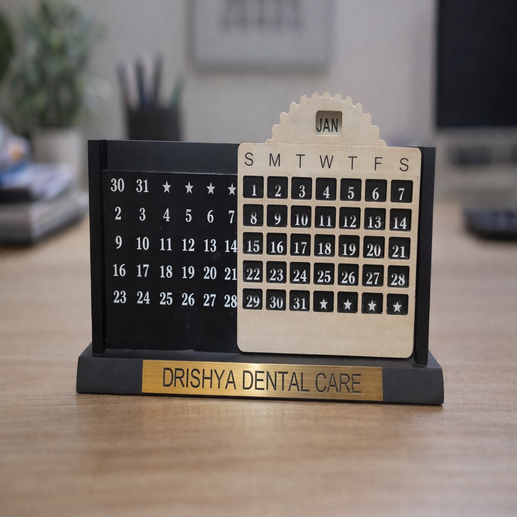 Customizable Pen Holder with Moving Calendar